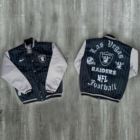 Chamarra Las Vegas Raiders Retro (Negro rayado y gris claro)